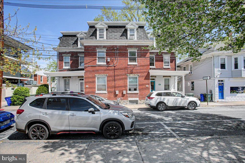Image 2 of property listing at 16-18 WAYSIDE AVE, Hagerstown, MD 21740