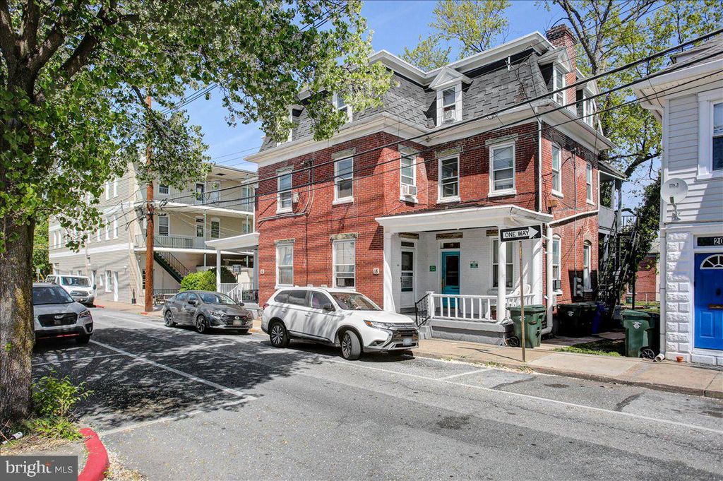 Image 5 of property listing at 16-18 WAYSIDE AVE, Hagerstown, MD 21740