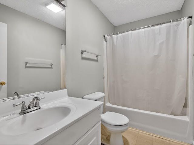 502 Tecumseh Trail A, Versailles, KY 40383
