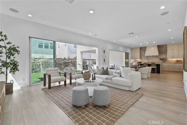 121 Sweet Juniper, Lake Forest, CA 92630