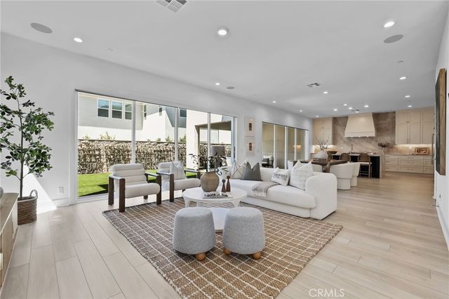 121 Sweet Juniper, Lake Forest, CA 92630