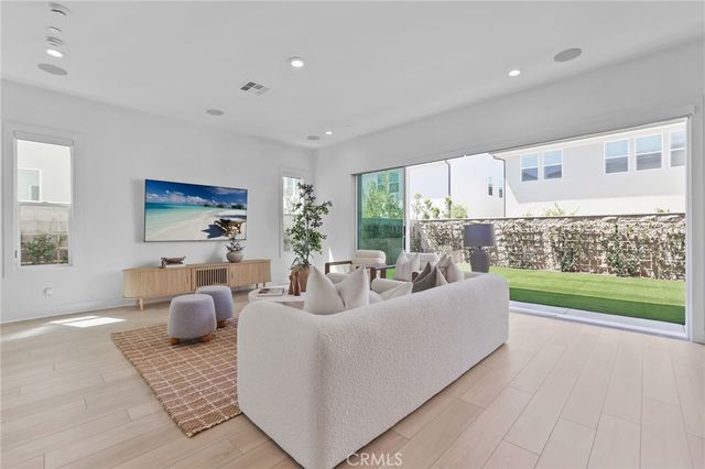 121 Sweet Juniper, Lake Forest, CA 92630