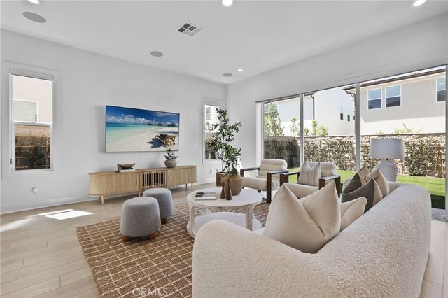 121 Sweet Juniper, Lake Forest, CA 92630