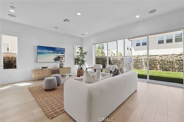 121 Sweet Juniper, Lake Forest, CA 92630
