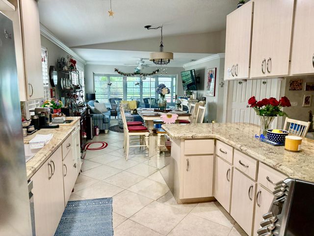 1499 NW Amherst Dr Apt A, Port St Lucie, FL 34986