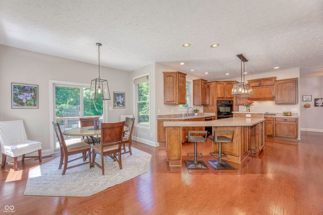 6867 W Thornebush Drive, Mccordsville, IN 46055