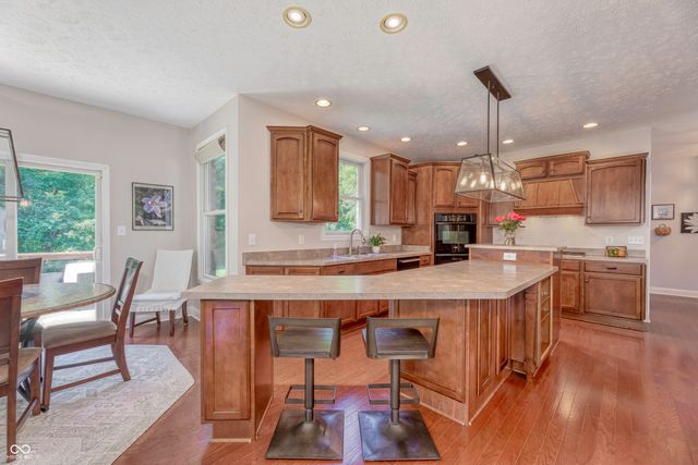 6867 W Thornebush Drive, Mccordsville, IN 46055