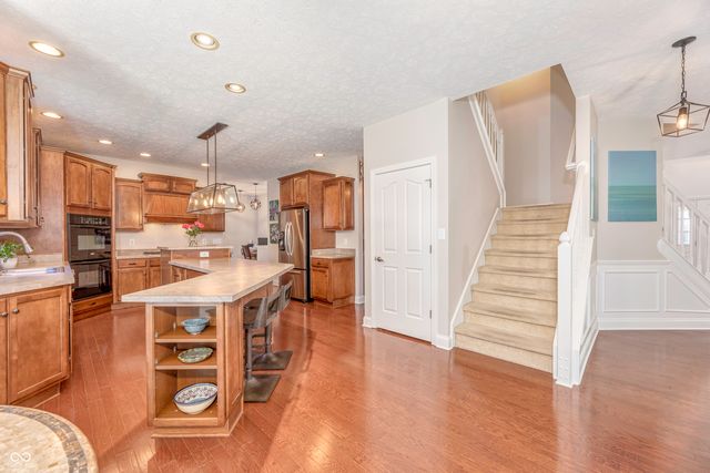 6867 W Thornebush Drive, Mccordsville, IN 46055