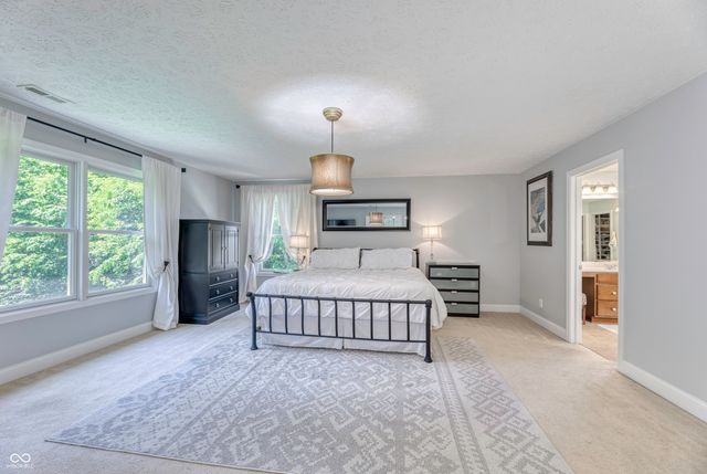 6867 W Thornebush Drive, Mccordsville, IN 46055