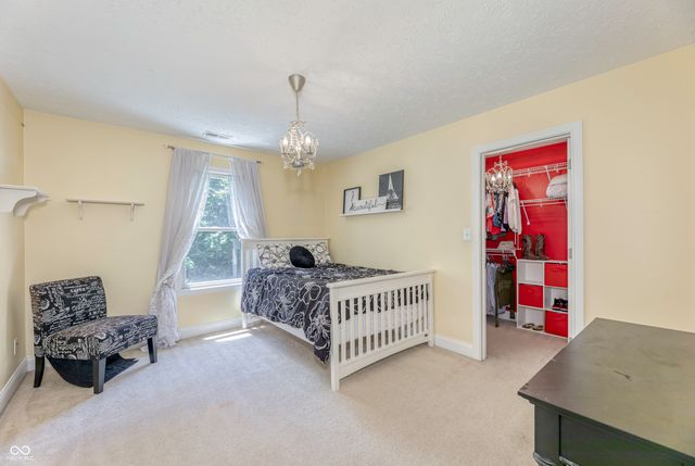 6867 W Thornebush Drive, Mccordsville, IN 46055