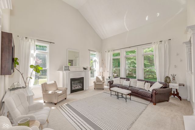 6867 W Thornebush Drive, Mccordsville, IN 46055