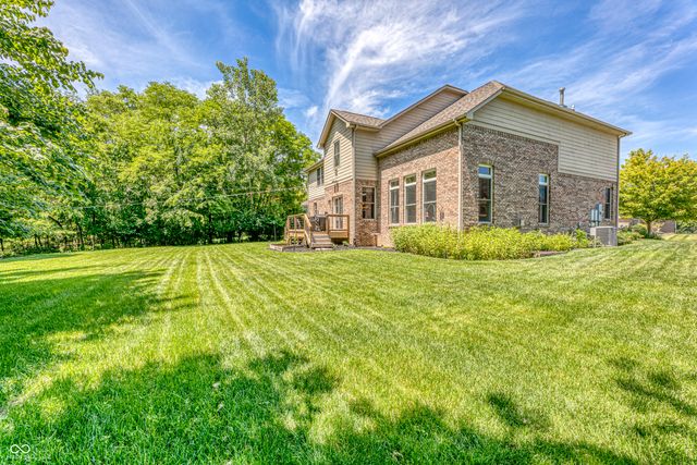 6867 W Thornebush Drive, Mccordsville, IN 46055