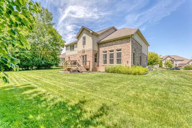 6867 W Thornebush Drive, Mccordsville, IN 46055