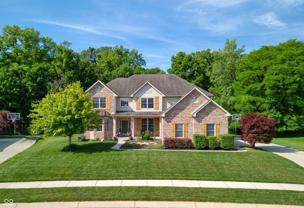 6867 W Thornebush Drive, Mccordsville, IN 46055