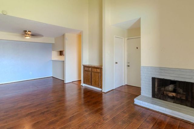 9090 S Braeswood Boulevard 60, Houston, TX 77074