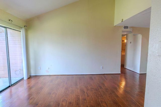 9090 S Braeswood Boulevard 60, Houston, TX 77074