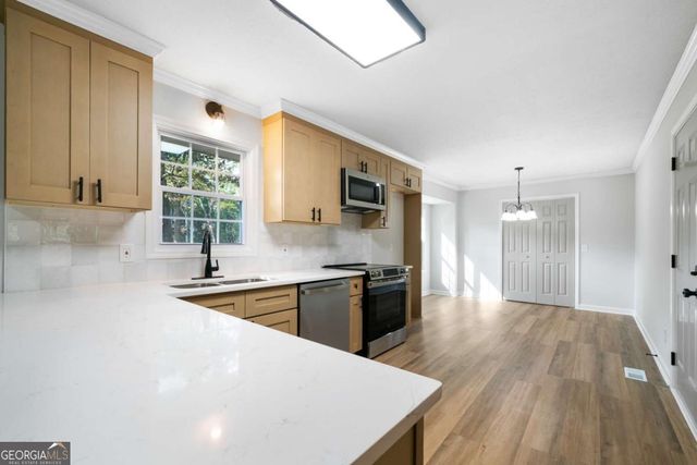 146 W Wedgewood Circle, Newnan, GA 30263