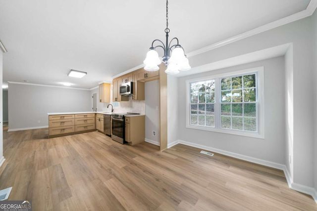 146 W Wedgewood Circle, Newnan, GA 30263