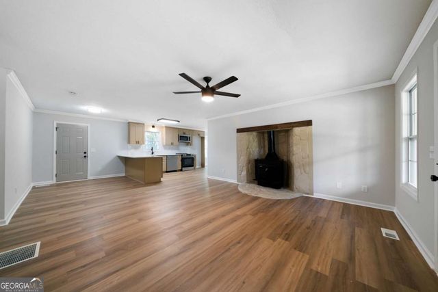 146 W Wedgewood Circle, Newnan, GA 30263