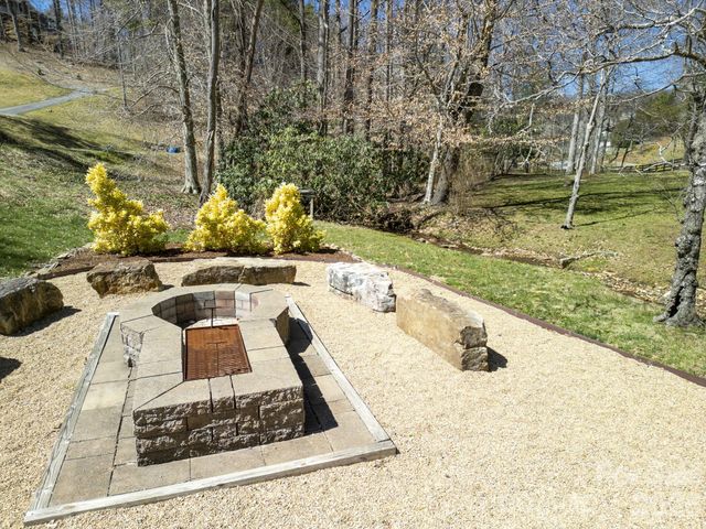 11 Franklin Trace Drive 15, Asheville, NC 28804