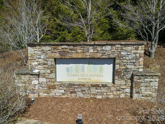 11 Franklin Trace Drive 15, Asheville, NC 28804