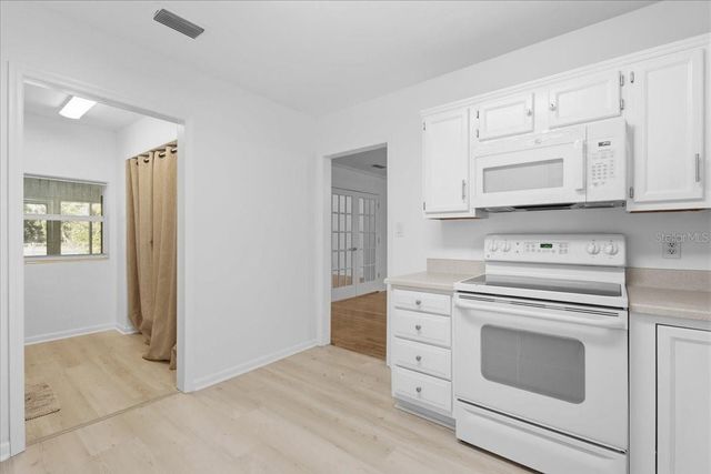 1621 E UNIVERSITY AVENUE, Gainesville, FL 32641