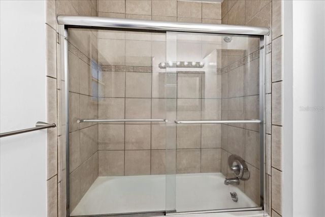 1621 E UNIVERSITY AVENUE, Gainesville, FL 32641