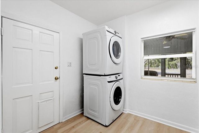 1621 E UNIVERSITY AVENUE, Gainesville, FL 32641