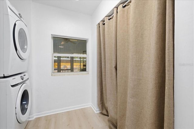 1621 E UNIVERSITY AVENUE, Gainesville, FL 32641