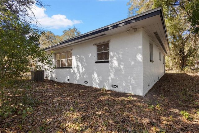 1621 E UNIVERSITY AVENUE, Gainesville, FL 32641