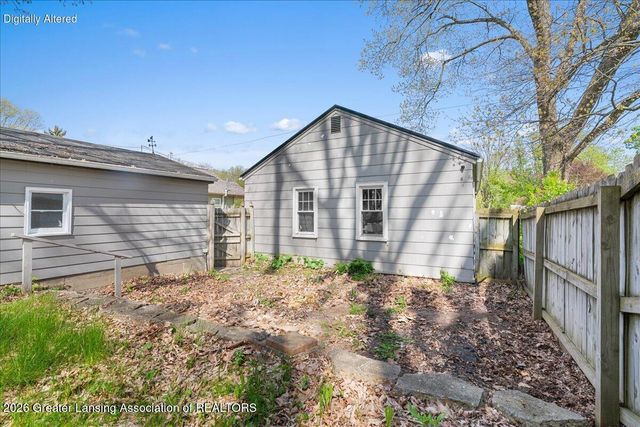 612 Leslie Street, Lansing, MI 48912