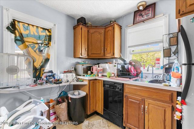 612 Leslie Street, Lansing, MI 48912