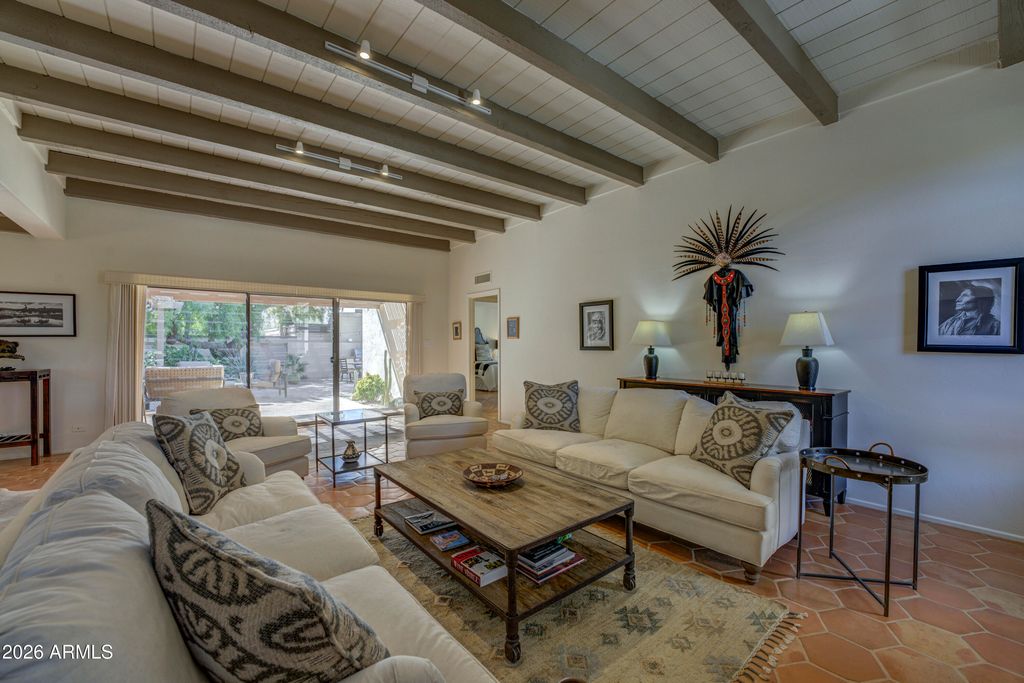 Image 11 of property listing at 1049 N BOULDER Drive, Carefree, AZ 85377
