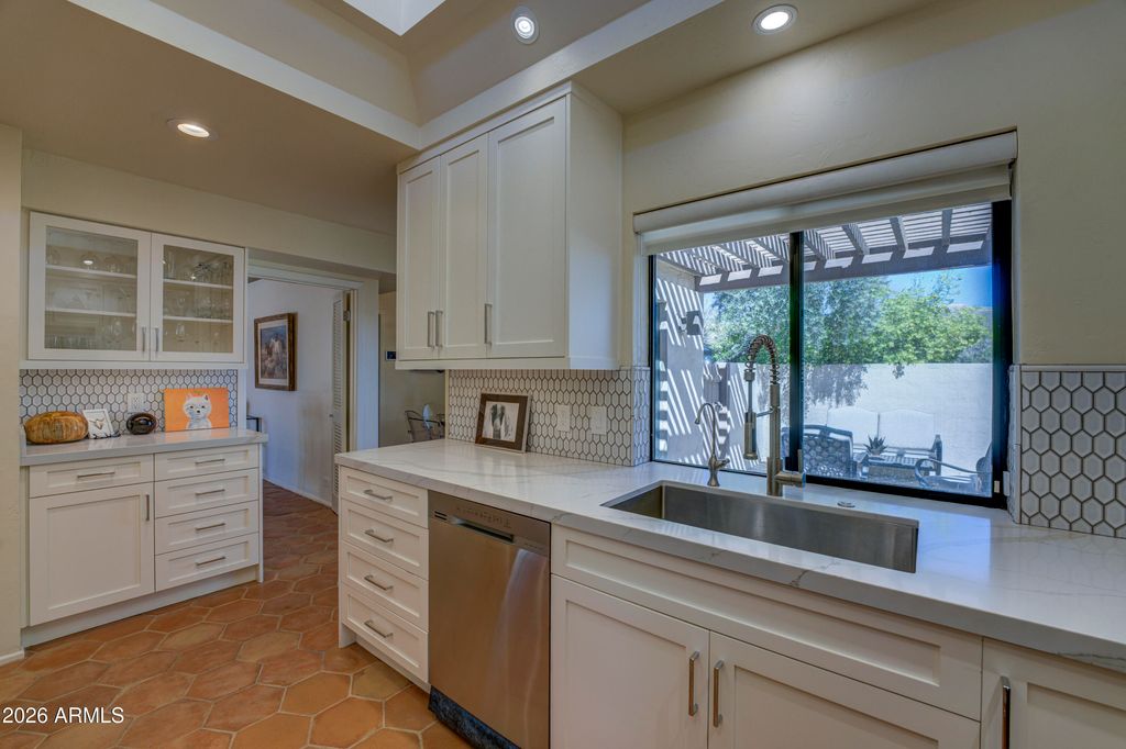 Image 16 of property listing at 1049 N BOULDER Drive, Carefree, AZ 85377