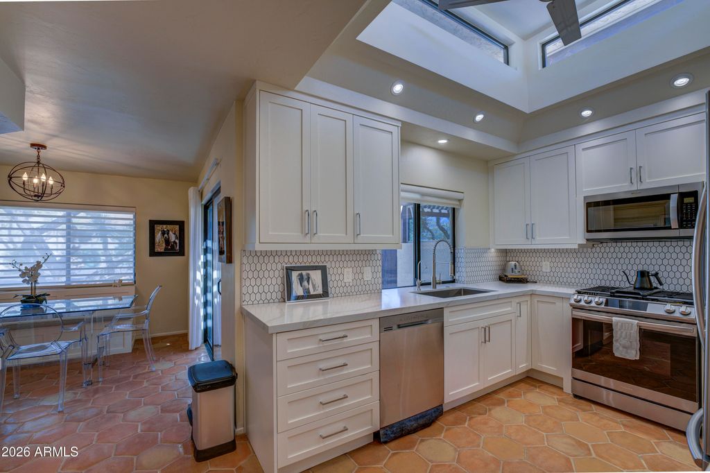 Image 18 of property listing at 1049 N BOULDER Drive, Carefree, AZ 85377