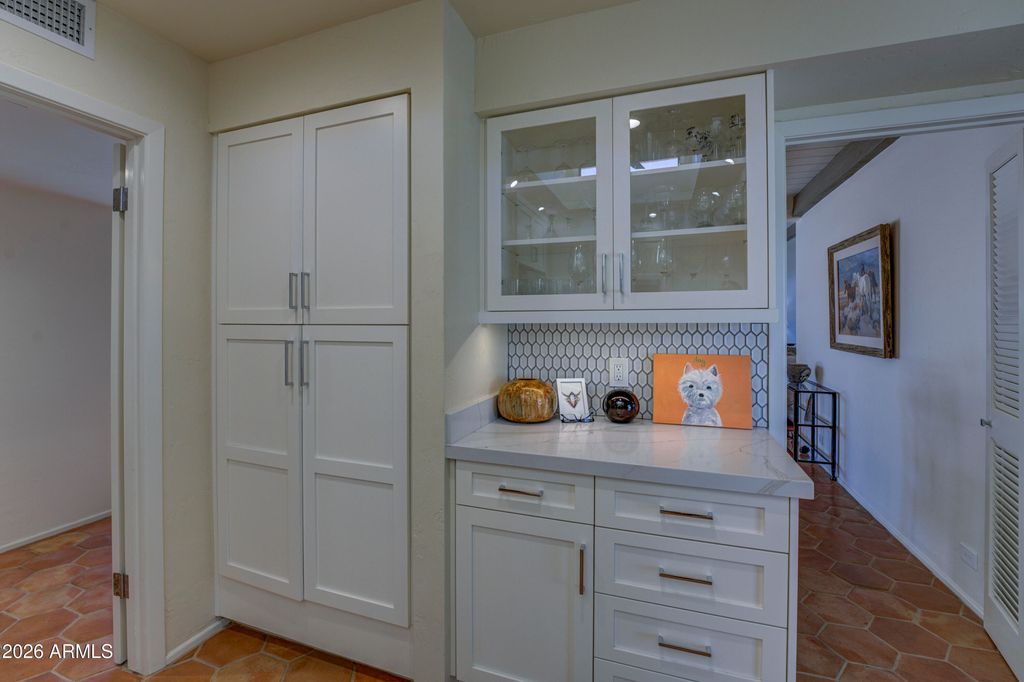 Image 19 of property listing at 1049 N BOULDER Drive, Carefree, AZ 85377