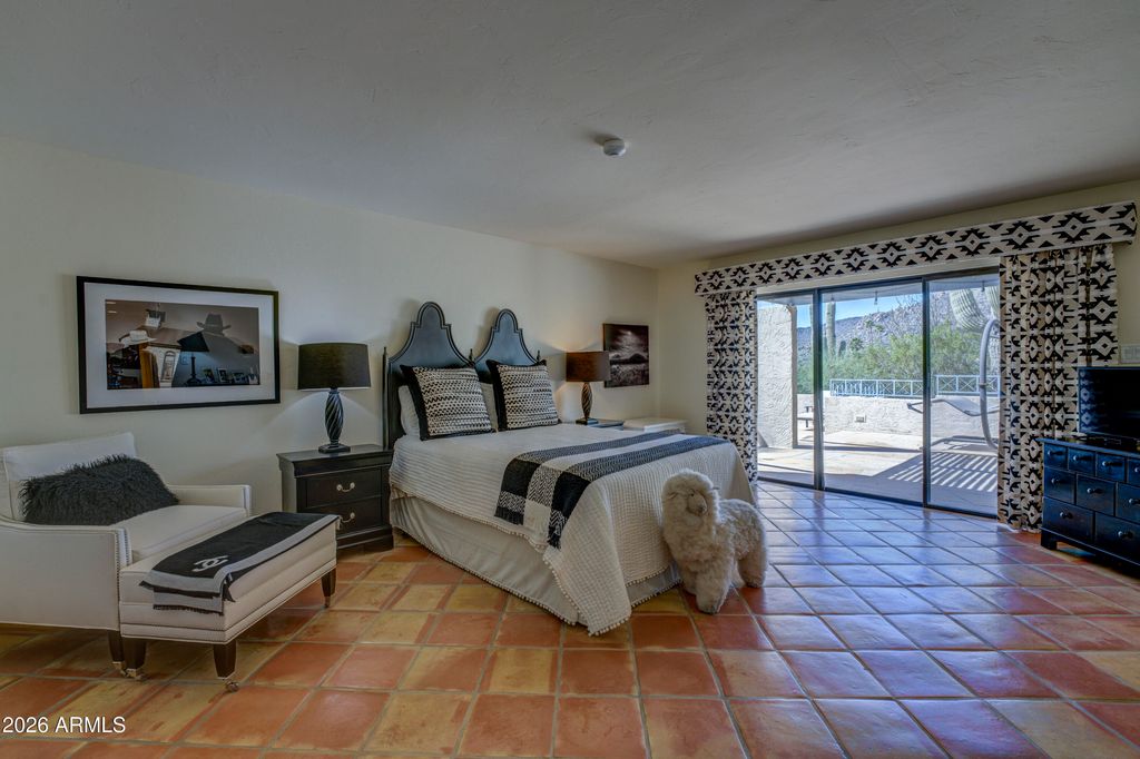 Image 23 of property listing at 1049 N BOULDER Drive, Carefree, AZ 85377