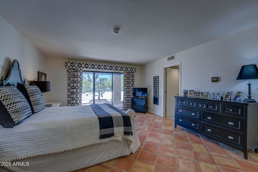 Image 24 of property listing at 1049 N BOULDER Drive, Carefree, AZ 85377
