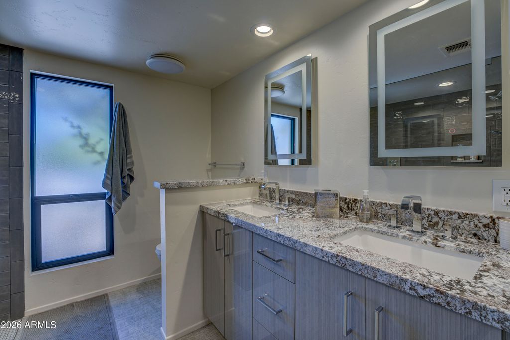 Image 27 of property listing at 1049 N BOULDER Drive, Carefree, AZ 85377