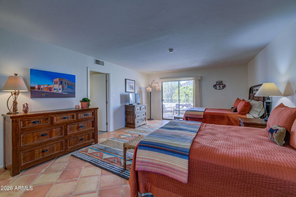 Image 31 of property listing at 1049 N BOULDER Drive, Carefree, AZ 85377