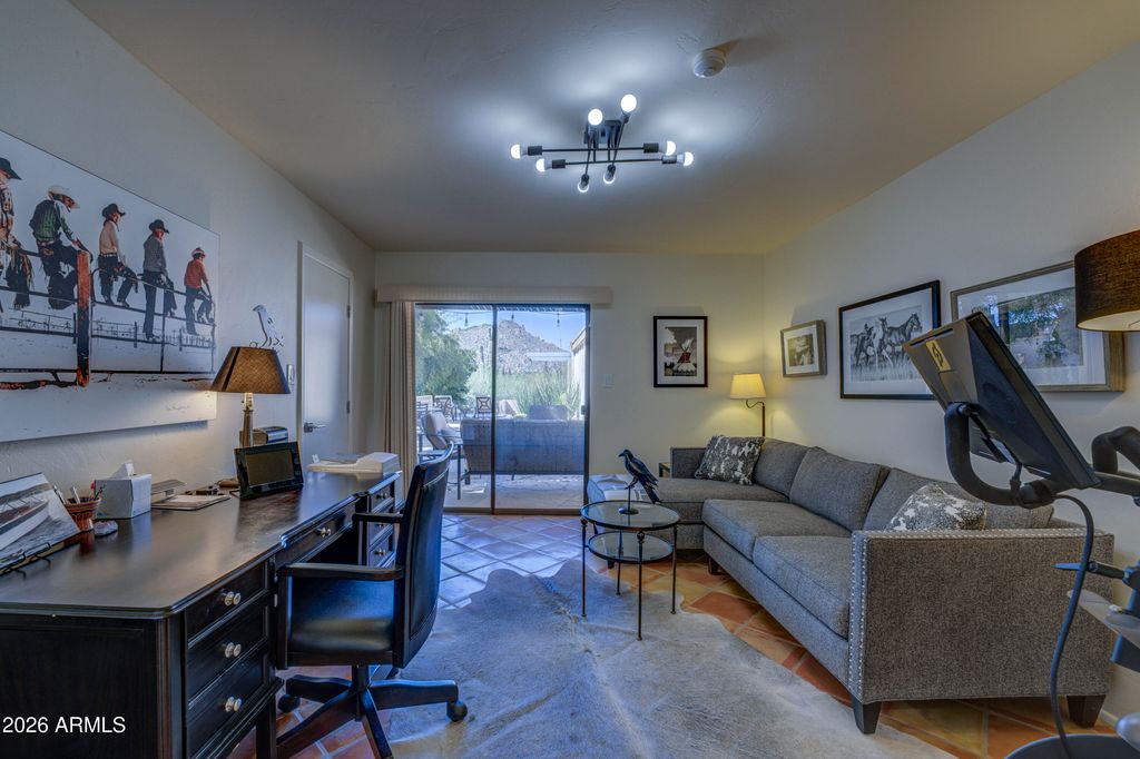 Image 36 of property listing at 1049 N BOULDER Drive, Carefree, AZ 85377