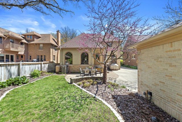 4765 N Woodburn STREET, Whitefish Bay, WI 53211