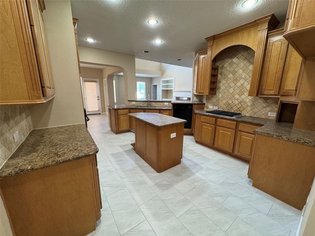 1412 Caine Hill Court, League City, TX 77573