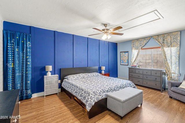 2209 W EDGEWOOD Avenue, Mesa, AZ 85202