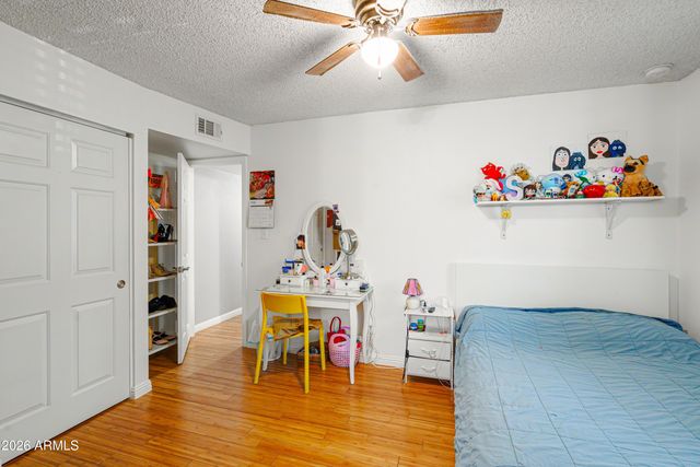 2209 W EDGEWOOD Avenue, Mesa, AZ 85202