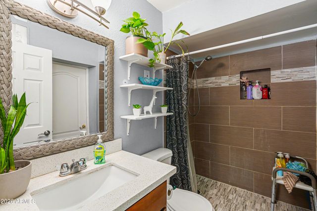 2209 W EDGEWOOD Avenue, Mesa, AZ 85202