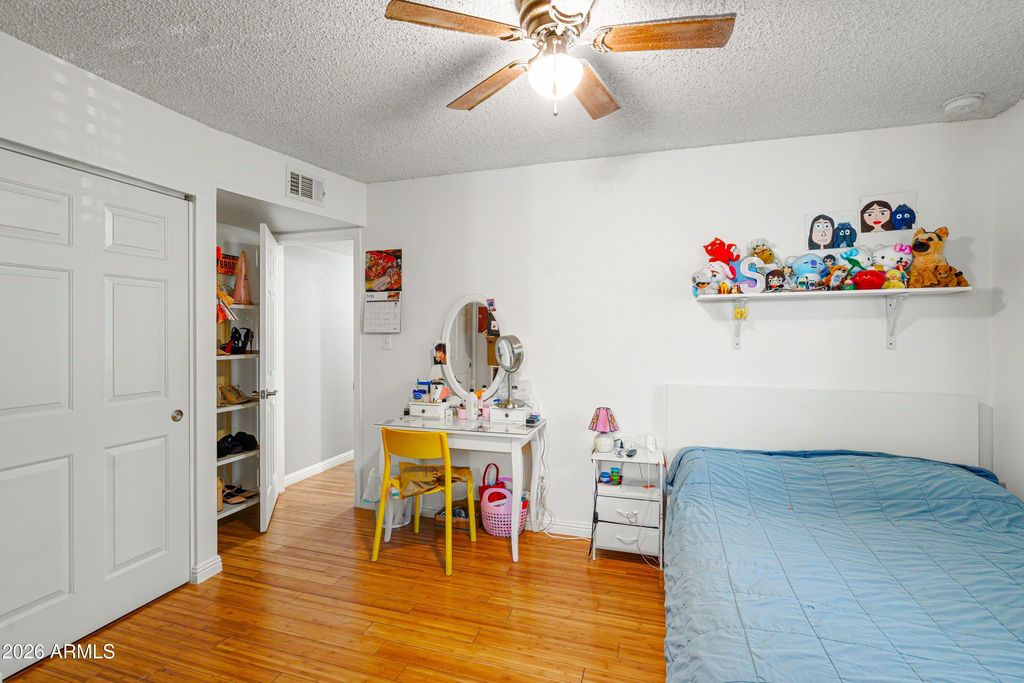 Image 23 of property listing at 2209 W EDGEWOOD Avenue, Mesa, AZ 85202