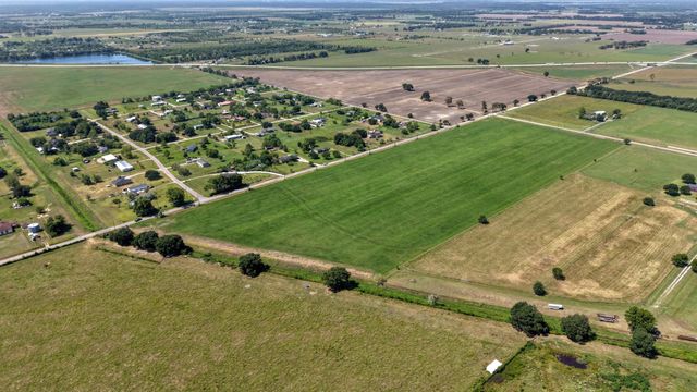 605 County Road 609, Dayton, TX 77535
