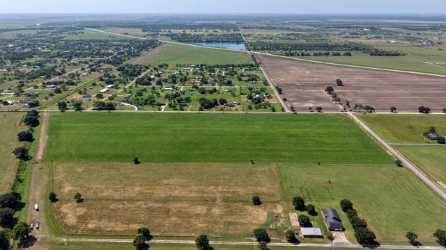 605 County Road 609, Dayton, TX 77535
