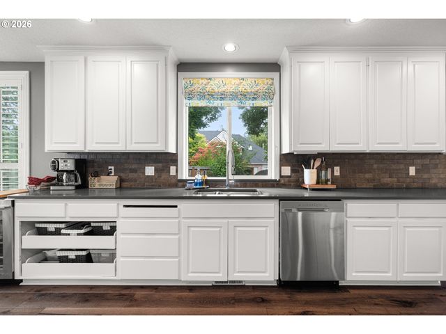 28528 Sw CASCADE Loop, Wilsonville, OR 97070